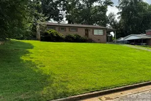 529 10th St Pl NW, Hickory, NC 28601 - Photo 1