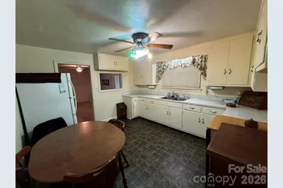 529 10th Street Place NW, Hickory, NC 28601 - Photo 11