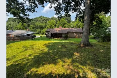 529 10th Street Place NW, Hickory, NC 28601 - Photo 7