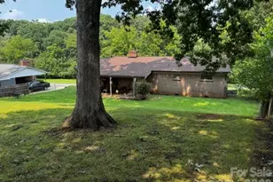529 10th St Pl NW, Hickory, NC 28601 - Photo 5