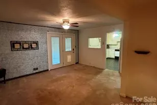 529 10th St Pl NW, Hickory, NC 28601 - Photo 17