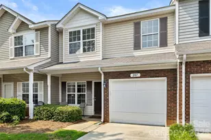 207 Tail Race Ln, Fort Mill, SC 29715 - Photo 3