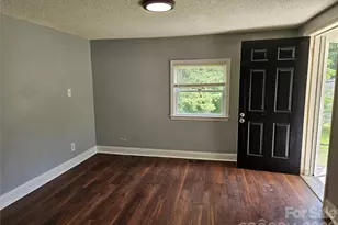 3010 Capitol Dr, Charlotte, NC 28208 - Photo 11