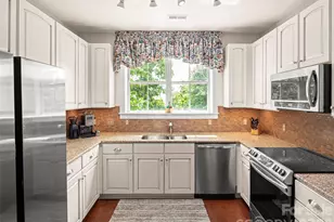 5 Farleigh St, Asheville, NC 28803 - Photo 11