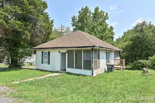 610 Pear St, Gastonia, NC 28054 - Photo 1