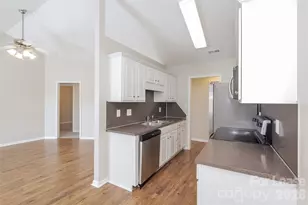 2117 Sebastiani Dr, Charlotte, NC 28214 - Photo 5