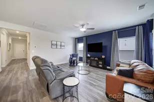 1117 Alicante Ave, Charlotte, NC 28214 - Photo 3