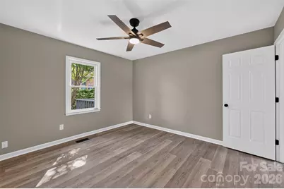 1326 Old Lenoir Road NW, Hickory, NC 28601 - Photo 27