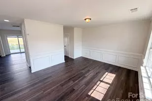 9833 Wardley Dr, Charlotte, NC 28215 - Photo 3