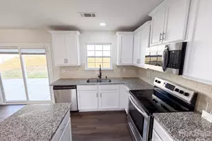 9833 Wardley Dr, Charlotte, NC 28215 - Photo 13