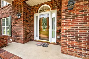 220 35th Ave NE, Hickory, NC 28601 - Photo 3