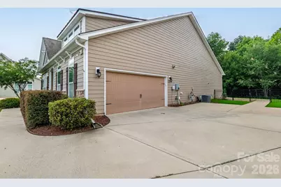 229 Hunters Hill Drive, Statesville, NC 28677 - Photo 9