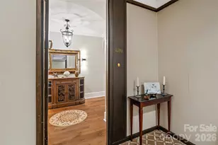 810 Cherokee Rd, Charlotte, NC 28207 - Photo 7