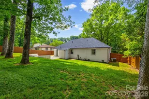 1142 Fox Run Dr, Charlotte, NC 28212 - Photo 33