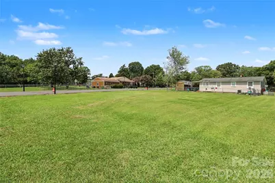 907 Lakeview Drive, Pineville, NC 28134 - Photo 13