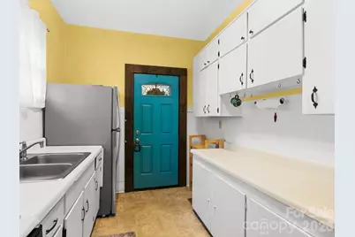 27 Warwick Road, Asheville, NC 28803 - Photo 15