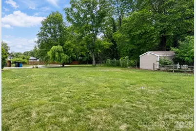 1857 8th Street Drive NE, Hickory, NC 28601 - Photo 5