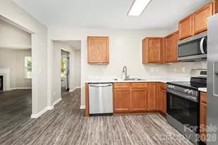 3219 Decapolis Dr, Charlotte, NC 28215 - Photo 11
