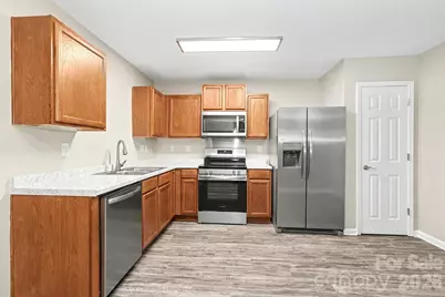 3219 Decapolis Drive, Charlotte, NC 28215 - Photo 9