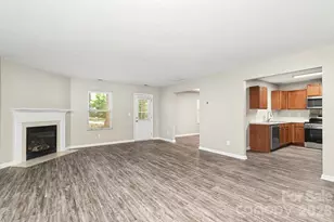 3219 Decapolis Dr, Charlotte, NC 28215 - Photo 3