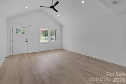 510 E Second Avenue, Gastonia, NC 28054 - Photo 5