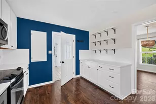 10724 Kingsview Dr, Davidson, NC 28036 - Photo 15