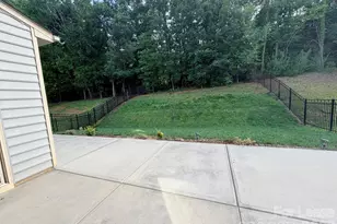 5816 Selkirkshire Rd, Charlotte, NC 28278 - Photo 7