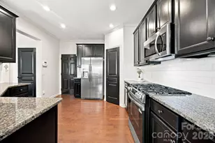 5842 Glassport Ln, Charlotte, NC 28210 - Photo 11