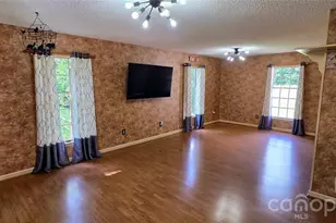 3110 9th Tee Dr, Newton, NC 28658 - Photo 5