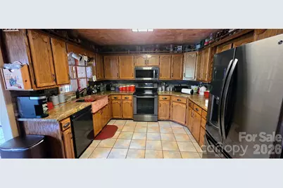 3110 Ninth Tee Drive, Newton, NC 28658 - Photo 9