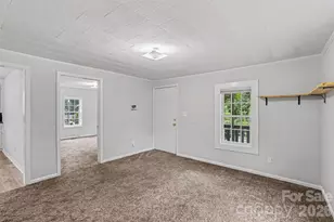 317 James St, Gastonia, NC 28052 - Photo 7
