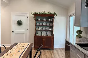 105 Maple St, Badin, NC 28009 - Photo 5