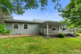32 Fair Dr, Candler, NC 28715 - Photo 3