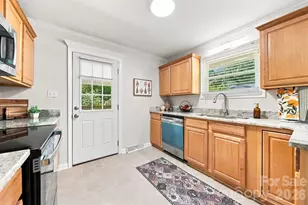 1518 11th St NW, Hickory, NC 28601 - Photo 13