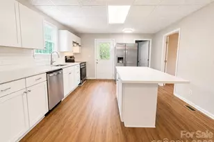 2449 Myrtle Ave, Gastonia, NC 28052 - Photo 9
