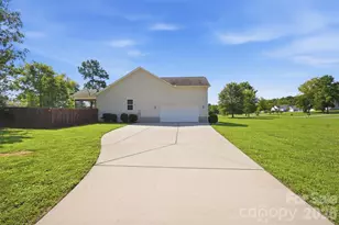 416 Stacy Ln, York, SC 29745 - Photo 7