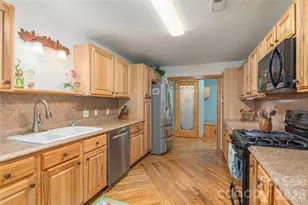 1075 Moody Farm Rd, Maggie Valley, NC 28751 - Photo 9
