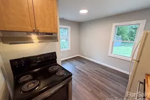 528 Kentbrook Dr, Charlotte, NC 28213 - Photo 9