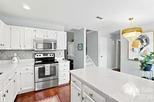 9014 Four Mile Crk Rd, Charlotte, NC 28277 - Photo 11