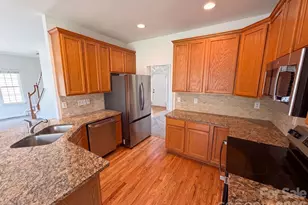 2318 Phlox Ct, Charlotte, NC 28213 - Photo 11