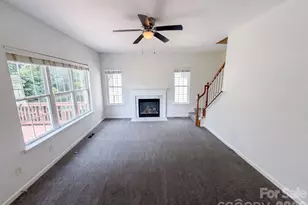 2318 Phlox Ct, Charlotte, NC 28213 - Photo 9