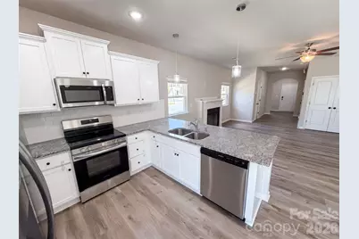 4104 Stoneygreen Lane, Charlotte, NC 28215 - Photo 9