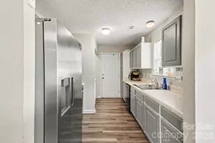 1240 Log Cabin Rd, Charlotte, NC 28213 - Photo 11