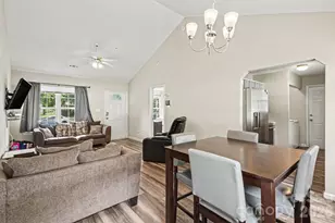 1240 Log Cabin Rd, Charlotte, NC 28213 - Photo 9