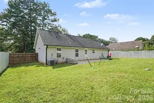 1240 Log Cabin Rd, Charlotte, NC 28213 - Photo 31