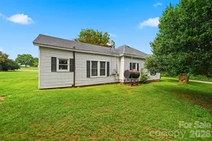 1289 Davis Rd, Lincolnton, NC 28092 - Photo 3
