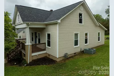 410 Spruce Street SW, Lenoir, NC 28645 - Photo 3
