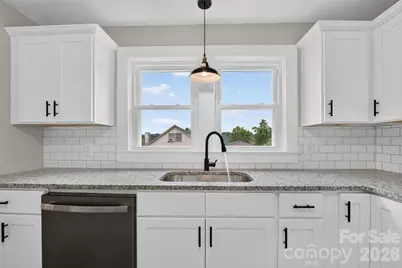 410 Spruce Street SW, Lenoir, NC 28645 - Photo 13