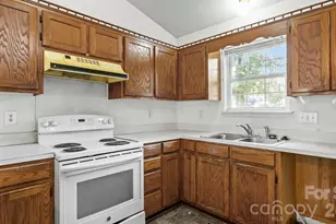 6224 Cottageville Ln, Charlotte, NC 28208 - Photo 9