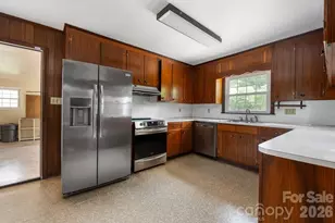 5022 Cheviot Rd, Charlotte, NC 28269 - Photo 3